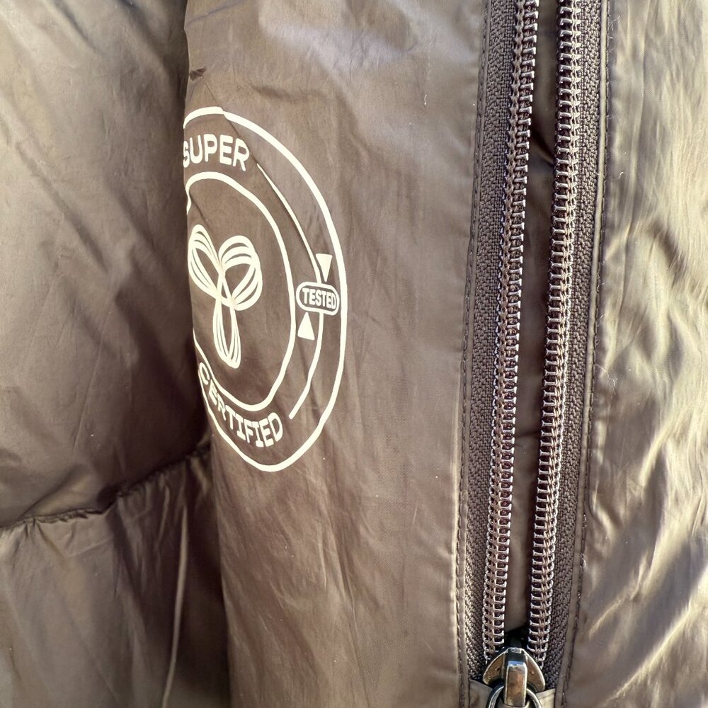 Aritzia | Supper Puffer | Shorty | XS | Champaign | Great Condition Minor Flaw - Picture 5 of 14